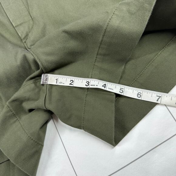 Spanx Shorts Womens XS Green Dark Pine Twill 5" High Rise Chino Stretch Smooth - Picture 10 of 12